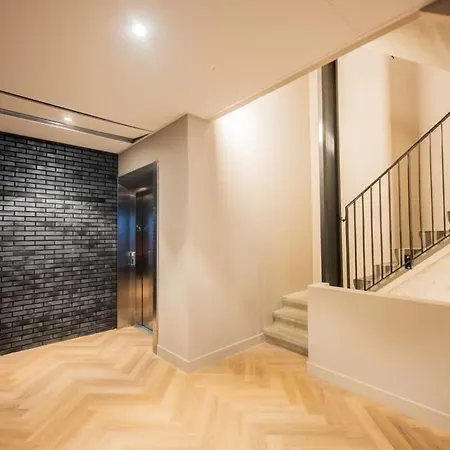 Alphabet 1br Serviced *