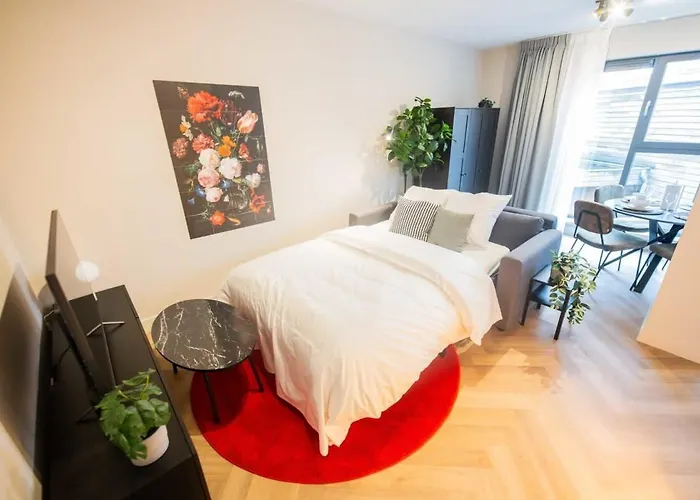 Apartment Alphabet 1br Serviced