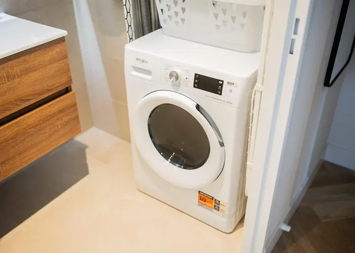 Alphabet 1br Serviced Apartment *