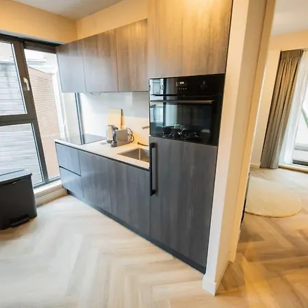 Alphabet 1br Serviced *