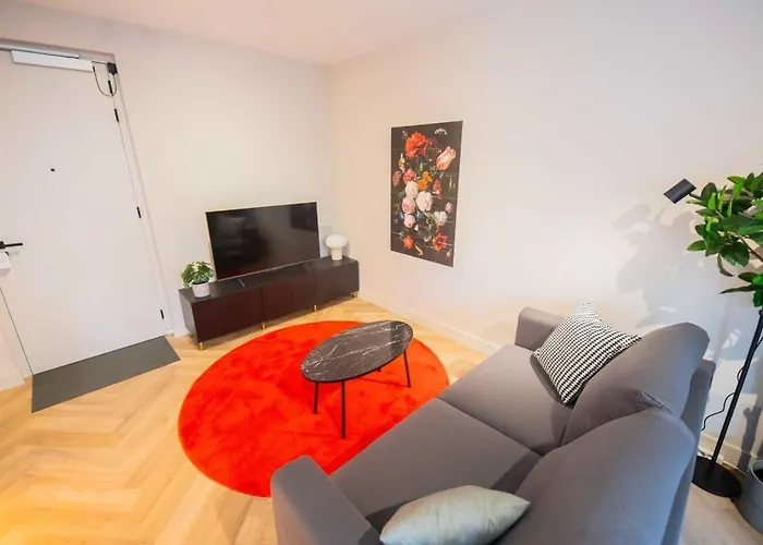 Alphabet 1br Serviced *