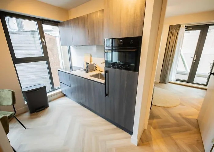 Alphabet 1br Serviced *