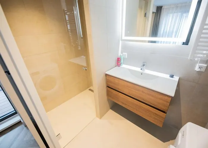 Alphabet 1br Serviced Apartment *