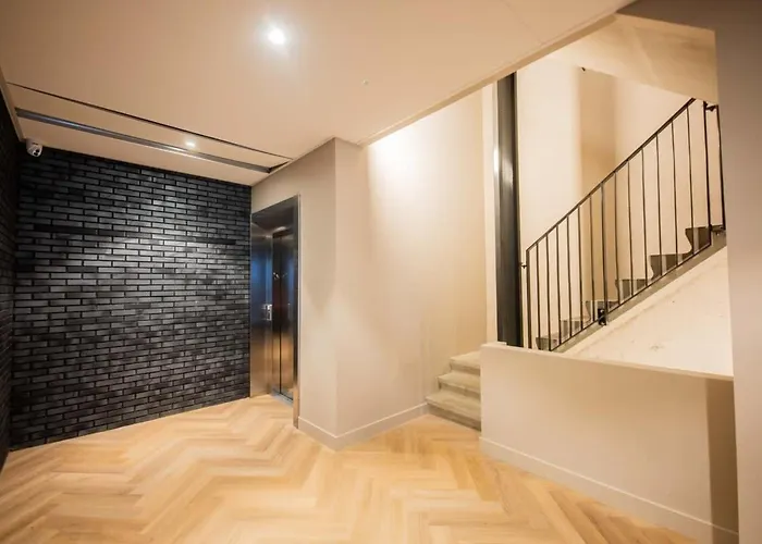 Alphabet 1br Serviced *